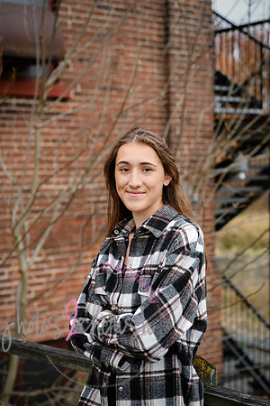 Carmella [MHS Class of 2025] proofs 073