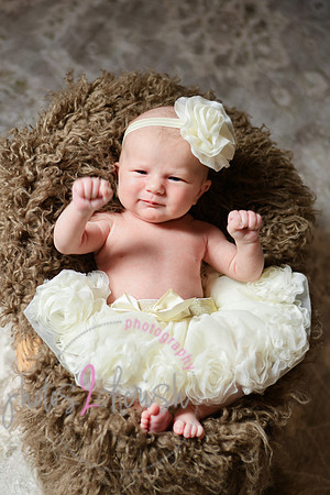 Amelia [newborn] images 077