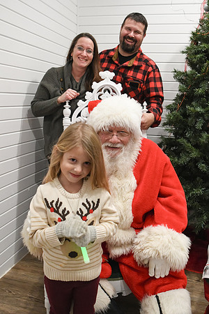 Santa Family 04