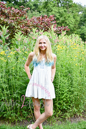 Gwen [MHS Senior] 159
