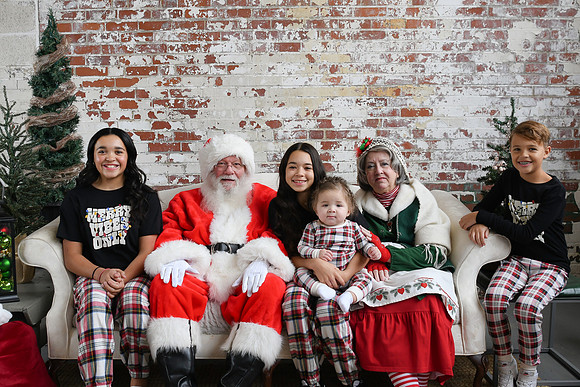 2024 Santa [Houghtaling] 01
