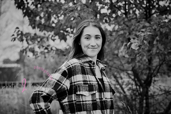Carmella [MHS Class of 2025] proofs 015