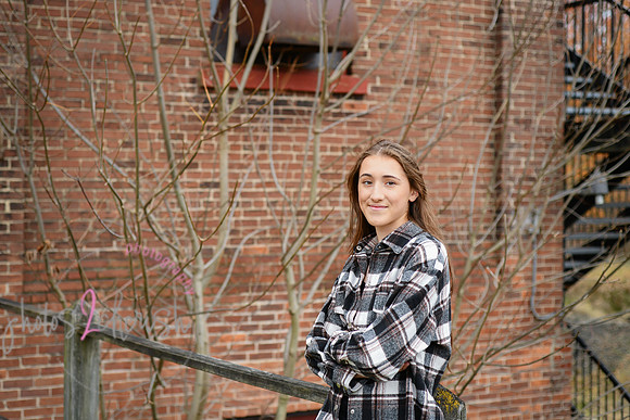 Carmella [MHS Class of 2025] proofs 080