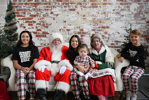 2024 Santa [Houghtaling] 04