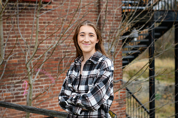 Carmella [MHS Class of 2025] proofs 082