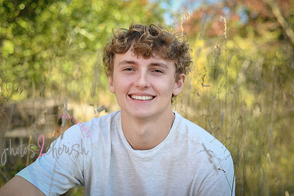 Peek at Gavin [MHS Class of 2025] 72 edited