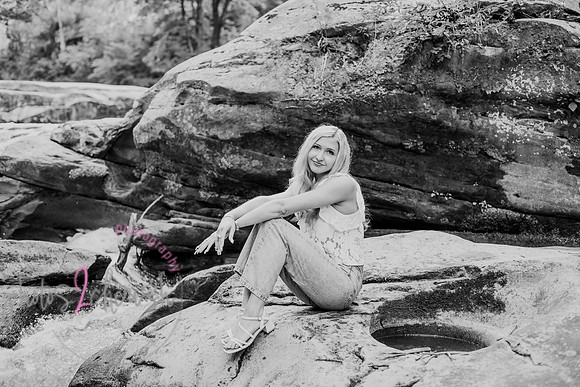 Gwen [MHS Senior] 033