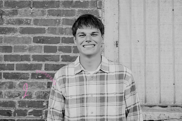 Caden [MHS Class of 2025] peek 02
