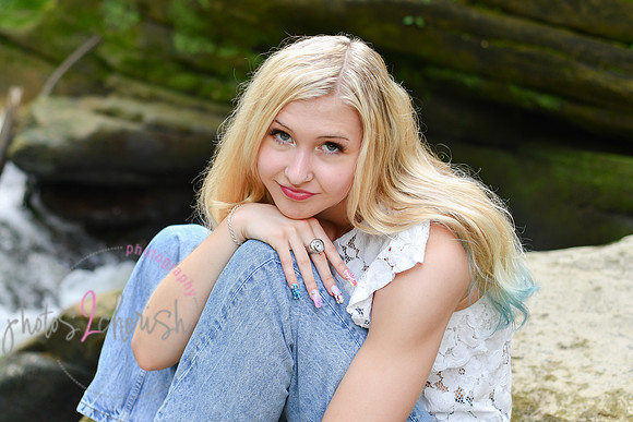 Gwen [MHS Senior] 036