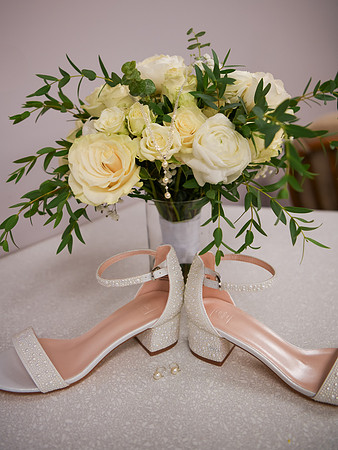 Kellie & Jim [getting ready] 044
