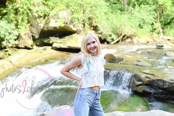 Gwen [MHS Senior] 009