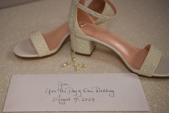 Kellie & Jim [getting ready] 026