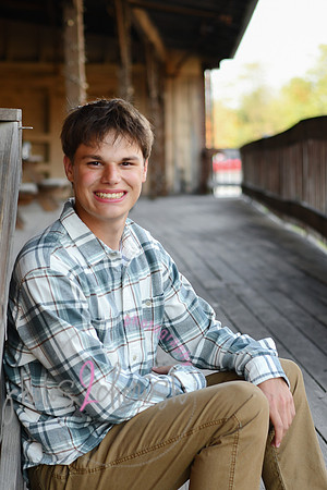 Caden [MHS Class of 2025] peek 05