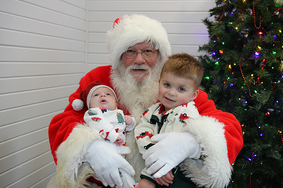 2024 Hart Family Santa 16