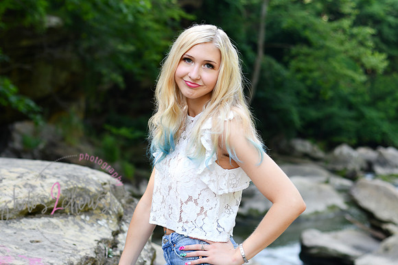 Gwen [MHS Senior] 057