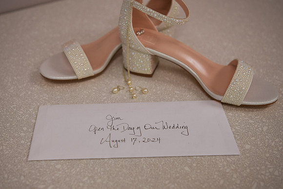 Kellie & Jim [getting ready] 023