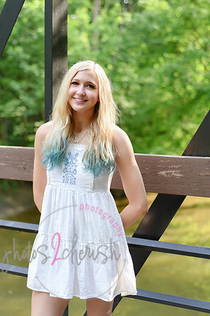 Gwen [MHS Senior] 216
