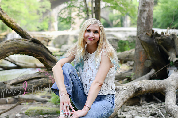 Gwen [MHS Senior] 135