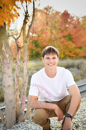 Caden [MHS Class of 2025] peek 41