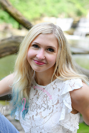 Gwen [MHS Senior] 140