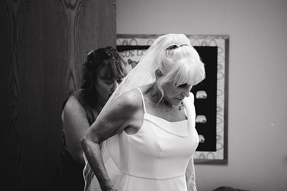 Kellie & Jim [getting ready] 066