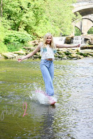 Gwen [MHS Senior] 122
