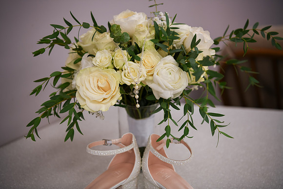 Kellie & Jim [getting ready] 048