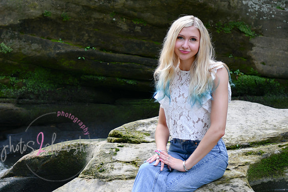 Gwen [MHS Senior] 025