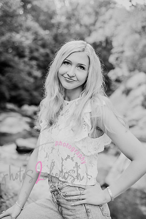 Gwen [MHS Senior] 059