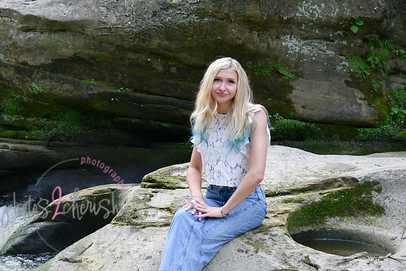Gwen [MHS Senior] 026