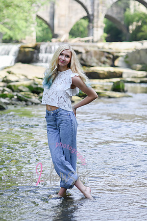 Gwen [MHS Senior] 110