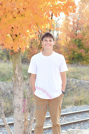 Caden [MHS Class of 2025] peek 36