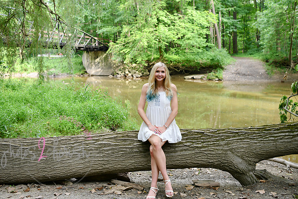 Gwen [MHS Senior] 168