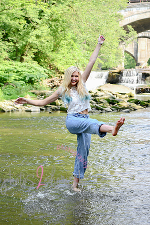Gwen [MHS Senior] 119