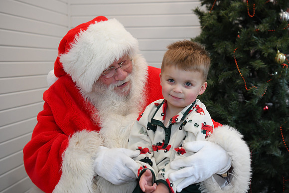 2024 Hart Family Santa 11
