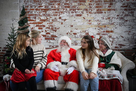 2024 Santa [Derringer] 30