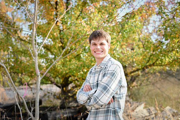 Caden [MHS Class of 2025] peek 18