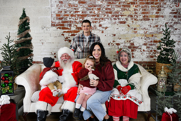 2024 Santa [McCuan] 04