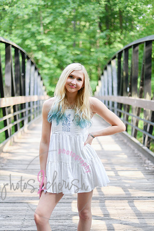 Gwen [MHS Senior] 202
