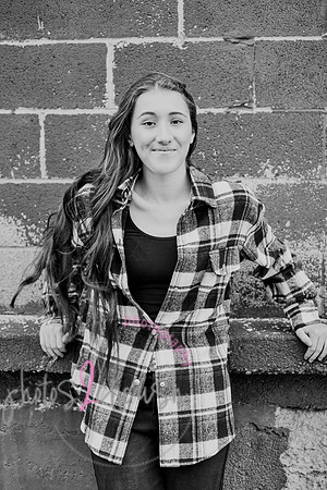 Carmella [MHS Class of 2025] proofs 054