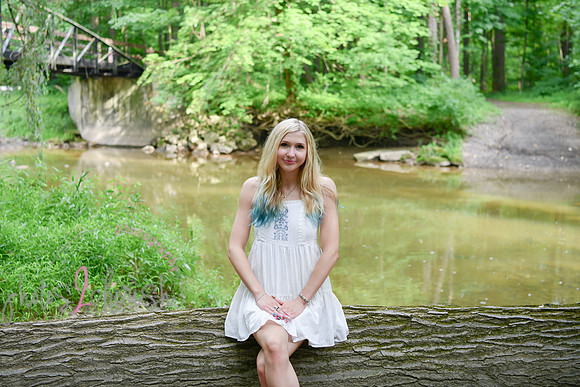 Gwen [MHS Senior] 171
