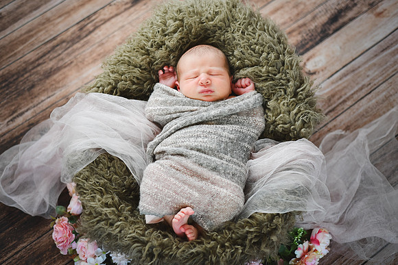 1 Baby V Newborn [peek] 21