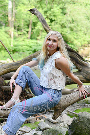 Gwen [MHS Senior] 139