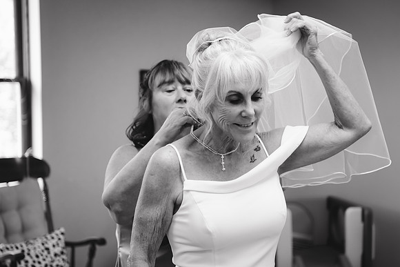 Kellie & Jim [getting ready] 079