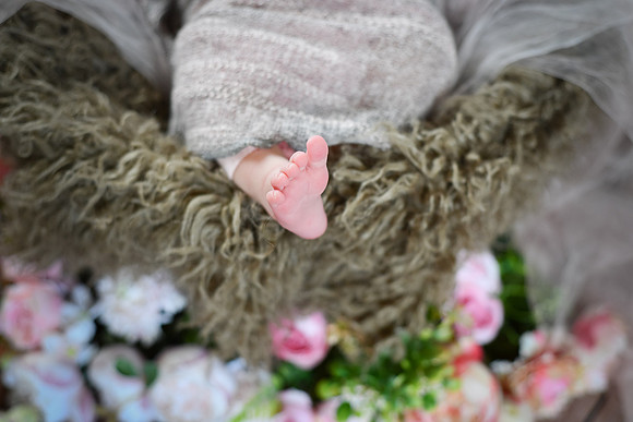 1 Baby V Newborn [peek] 11