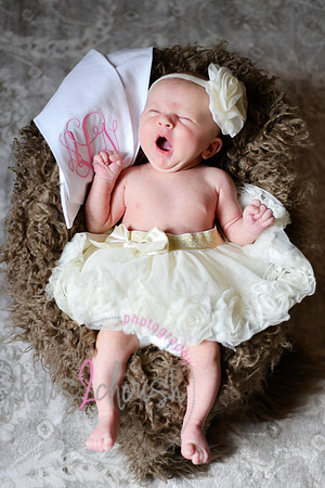 Amelia [newborn] images 093