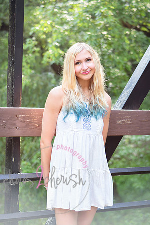 Gwen [MHS Senior] 209