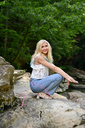 Gwen [MHS Senior] 079