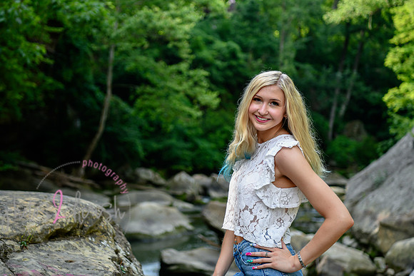 Gwen [MHS Senior] 049