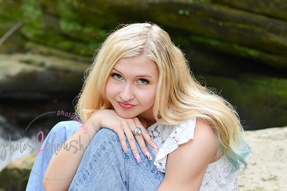Gwen [MHS Senior] 037